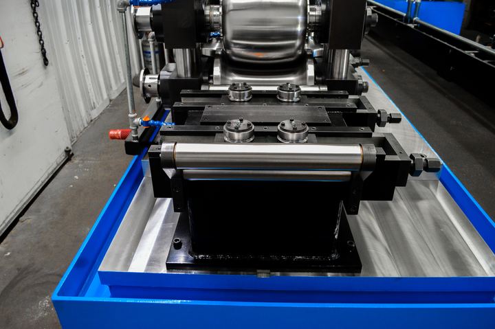 AM-3000 ERW Tube Mill · Entry Guide Unit, photo 1